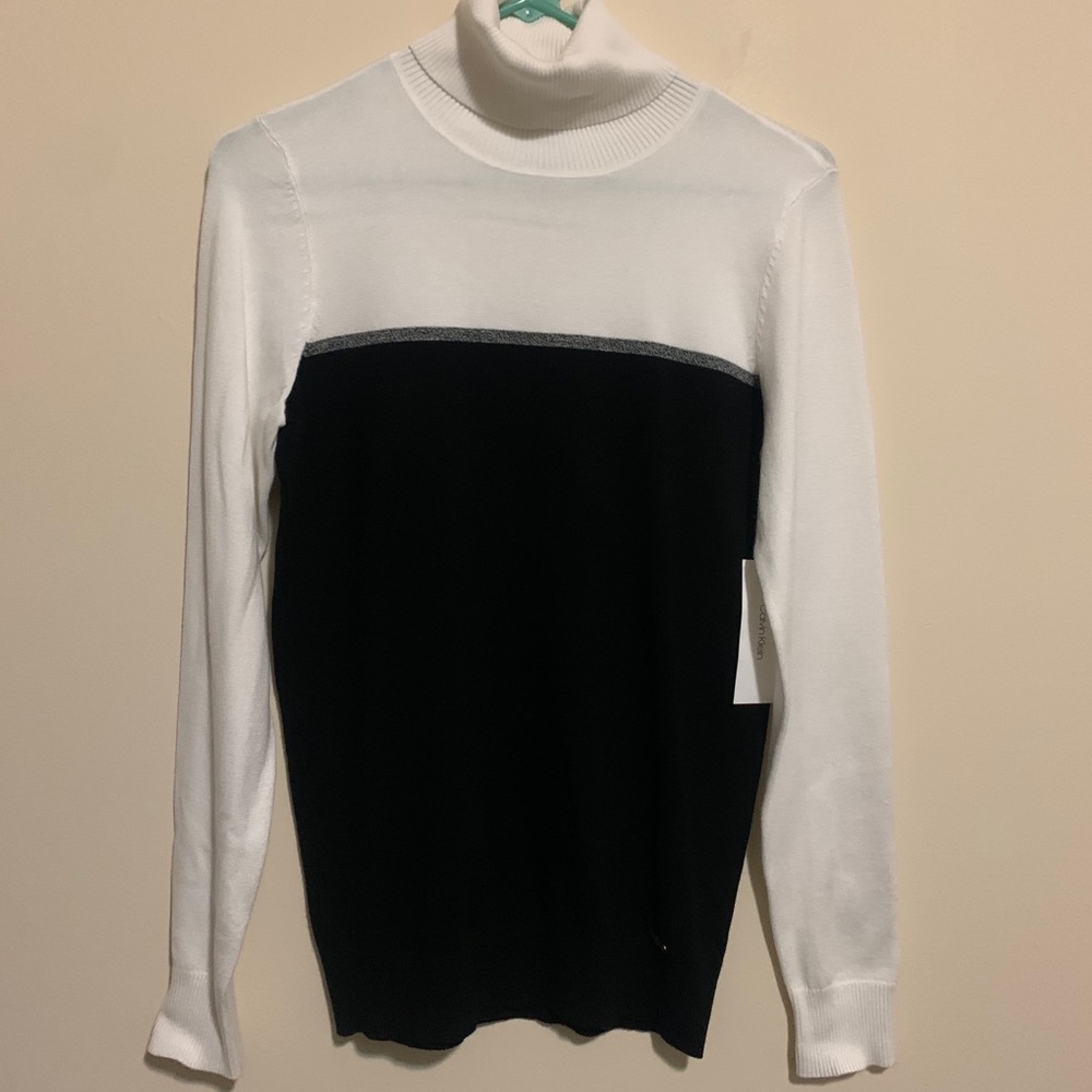 NWT Calvin Klein block turtleneck sweater